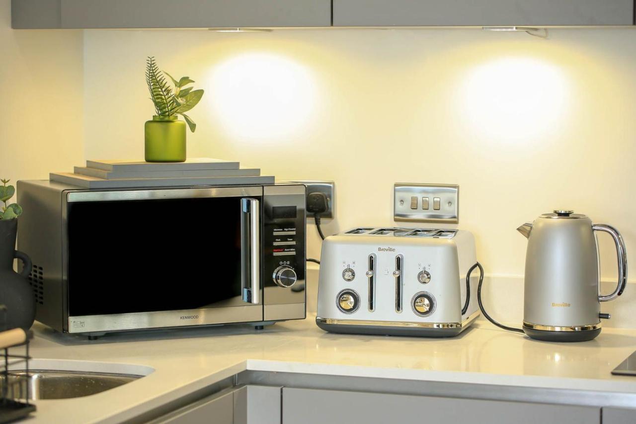 Snuggle Inn - Riverside Apartments - Views Over Looking London River Thames, Close To O2 Arena, London Excel, London City Airport, Thames Clipper- River Boat Service, Woolwich Ferry, Onsite Parking, Twin Room Option Available Luaran gambar